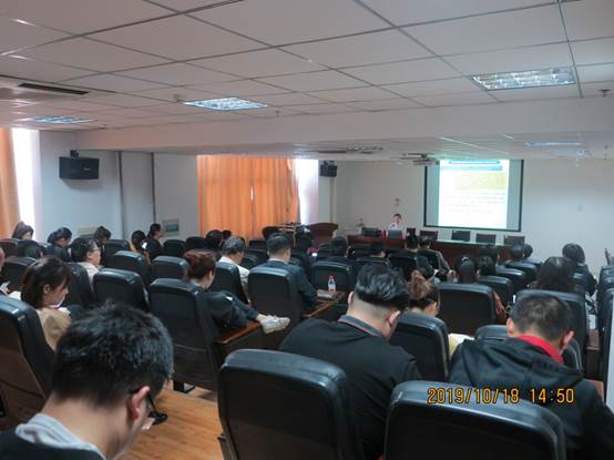 说明: I:\2019\照片发布\2019-10-18下午重庆邮电大学讲座\筛选上传\IMG_0065.JPG